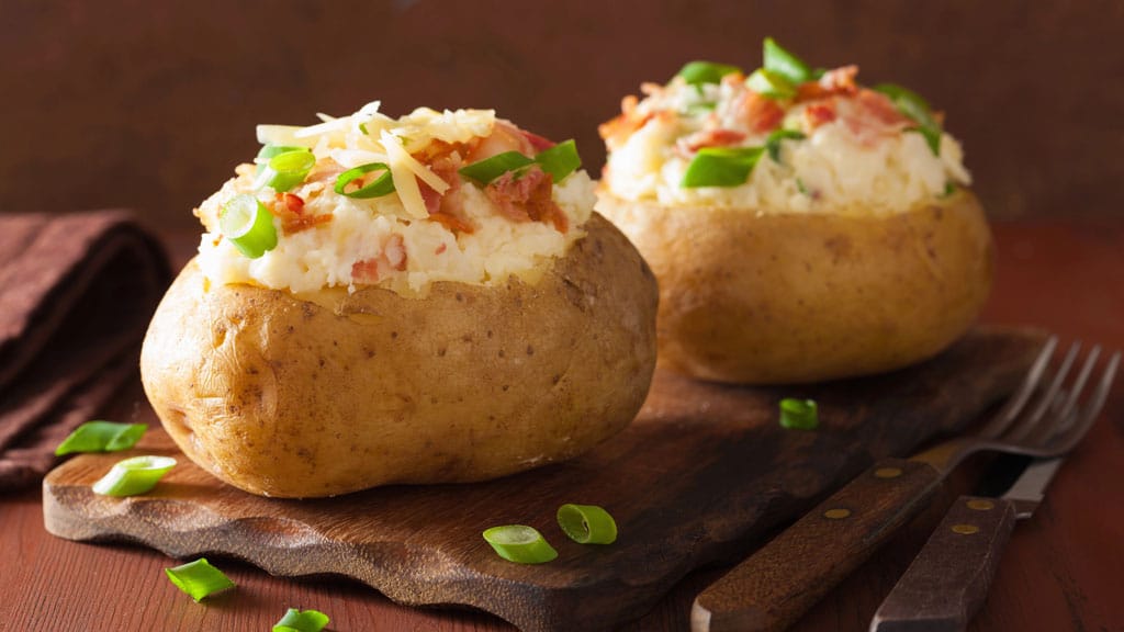 Grillkartoffeln mit Speck und Käse