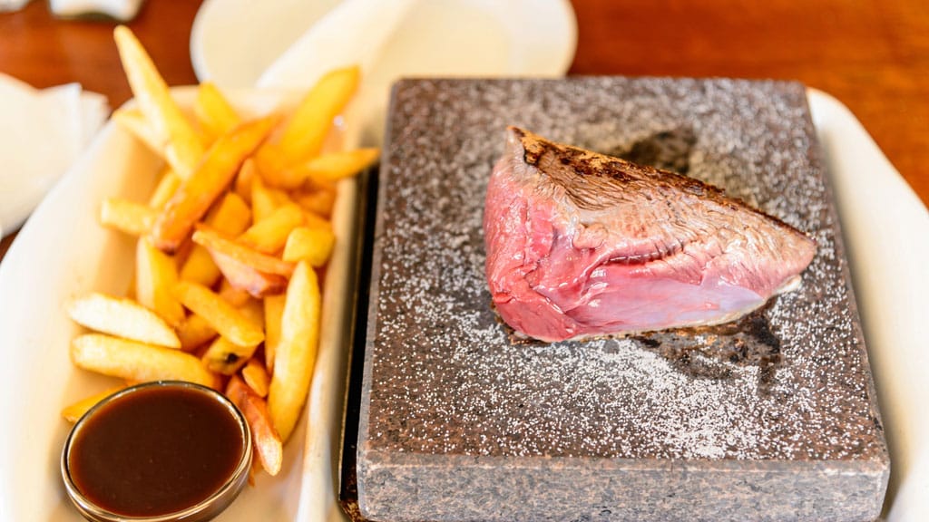 Depositphotos_156523566_XL_1024 Fleisch am Heisser-Stein-Grill